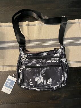 Travel purse brand new with tag